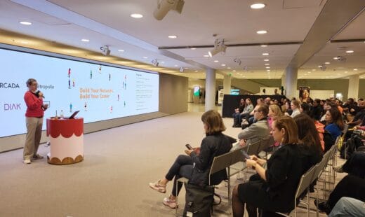 Ida Björkbacka alumnitapahtumassa puhumassa.Fadumo Alin videotervehdys.Anne Liljestrand.TE-palvelut esittelivät toimintaansa.Startup Refugees.