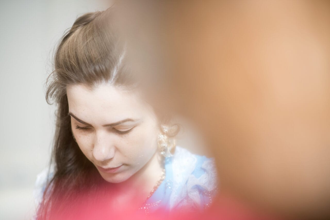 Suorakulmio jaettu neljään osaan. Keskellä suorakulmiota teksti Tyytyväisyys elämään. Neljässä jaetussa osassa tekstit ihmissuhteet