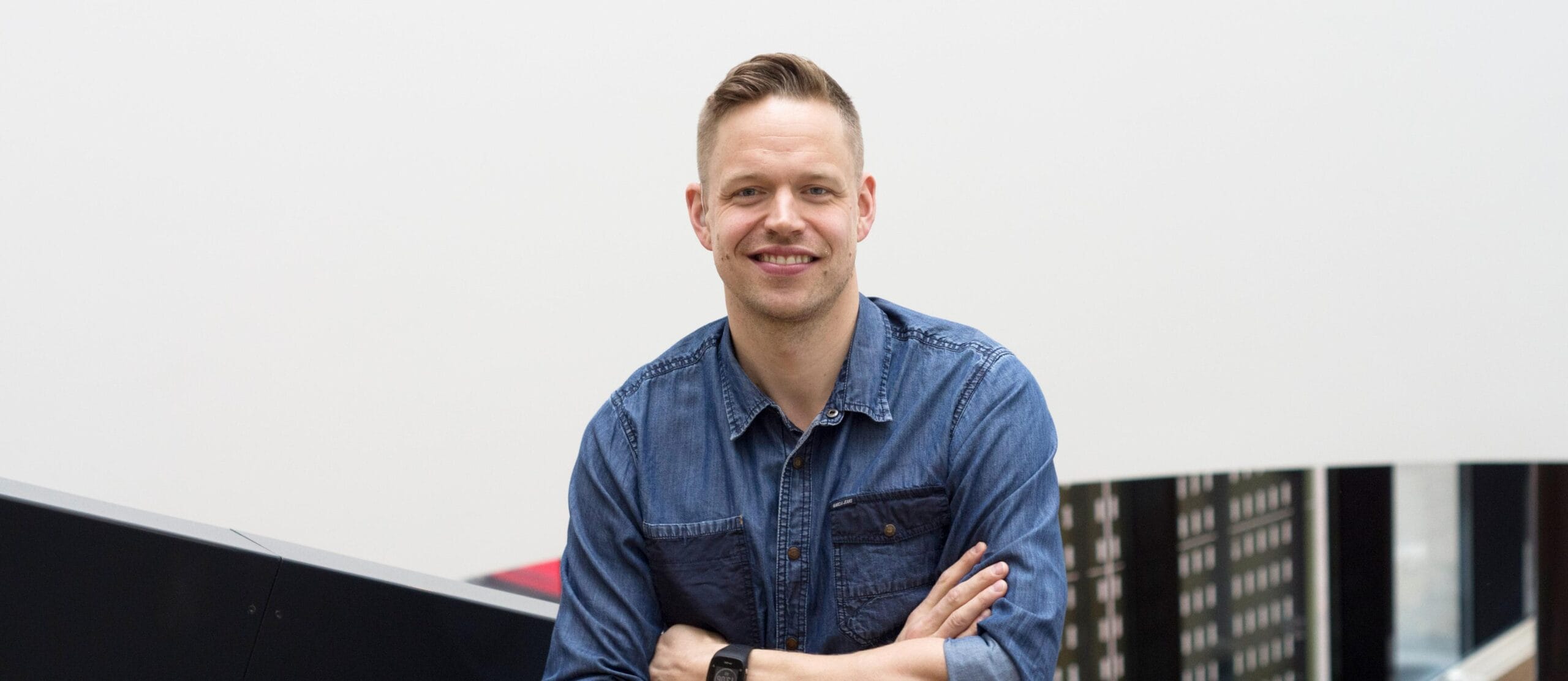 puolivartalokuva Signmarkistapuolivartalokuva Signmarkistapuolivartalokuva hymyilevästä Signmarkista