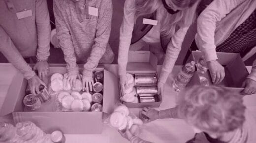 Vapaaehtoistyötä kuvaava kuvituskuva. Käsiä ja ruokalajittelua.