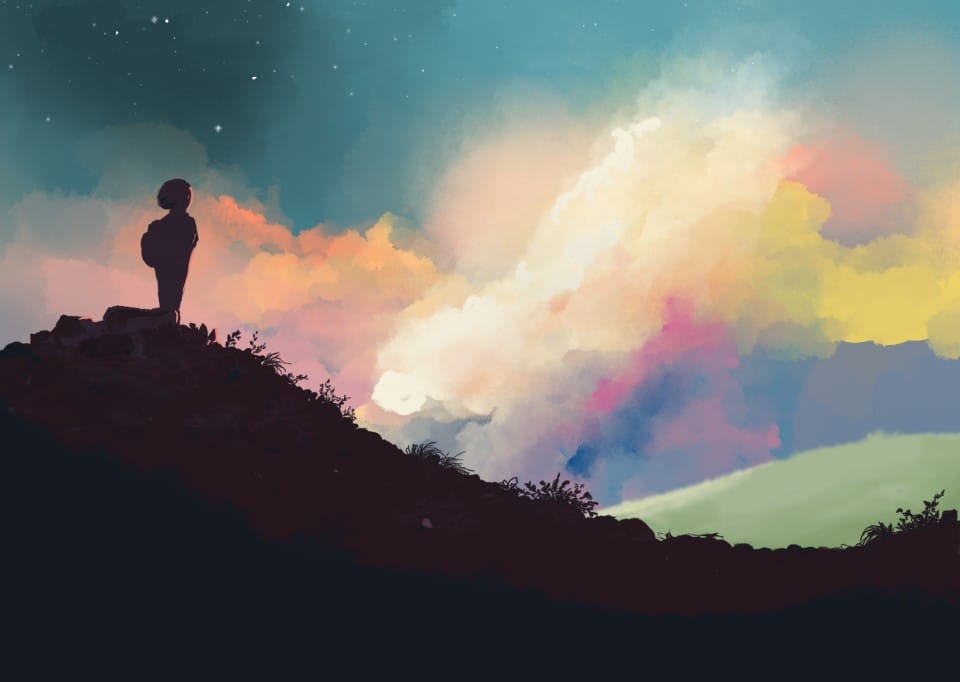Silhuettihahmo seisoo kivisellä mäellä katsomassa värikästä, pilvimäistä taivasta, jossa on pastellinsävyjä kuten keltaista, pinkkiä, sinistä ja vihreää. Taustalla näkyy tähtiä ja sumuinen yötaivas, joka sulautuu kirkkaisiin pilvimuodostelmiin.